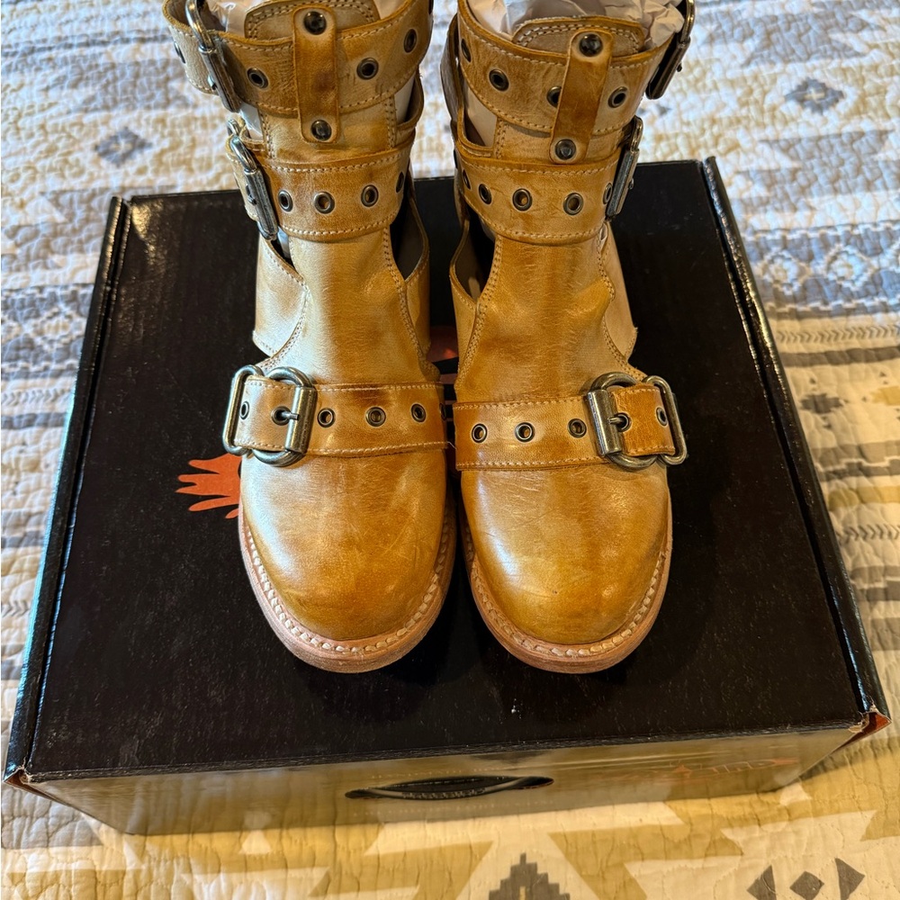 Freebird Grace Banana Size 8